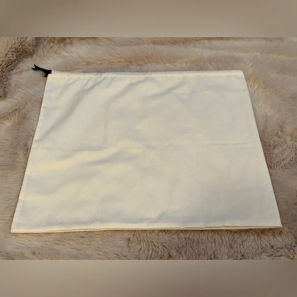 🐰 Large Kate Spade Dust Bag (GUC; Cream/Black)